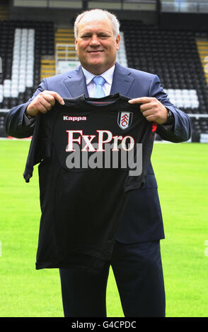 Fußball - Fulham Pressekonferenz - Martin Jol Enthüllung - Craven Cottage. Der neue Fulham Manager Martin Jol während der Pressekonferenz im Craven Cottage, London. Stockfoto