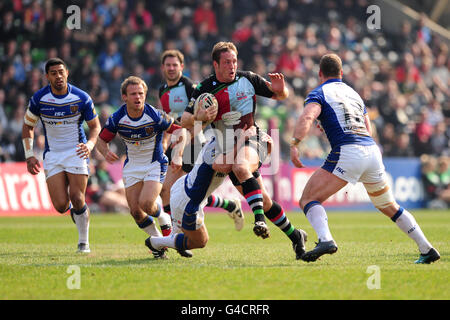 Rugby League - Engage Super League - Harlequins RL gegen Hull FC - Twickenham Stoop. Harlequins RL's Oliver Wilkes (Mitte) wird vom Hull FC's Danny Houghton angegangen, als er bei Danny Tickle läuft (rechts) Stockfoto