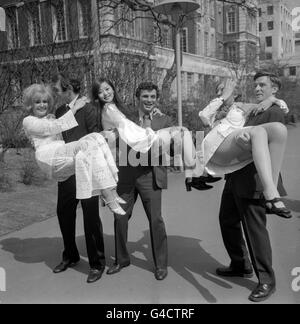 Film - "Männer" - Peter Falk - Embankment Gardens, London Stockfoto