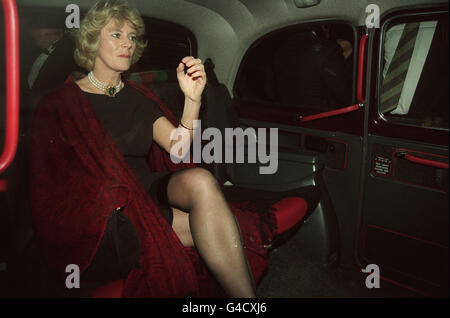 PA-NEWS FOTO 27.11.96 CAMILLA PARKER-BOWLES EINE PARTEI AN DER RITZ HOTEL, WO LÄSST JUWELIER DAVID MORRIS STARTETE SEINEN FLAGSHIP-STORE IN LONDON Stockfoto