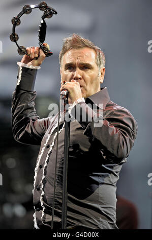 Morrissey tritt auf der Pyramid Stage beim Glastonbury Musikfestival in Worthy Farm, Pilton auf. Stockfoto