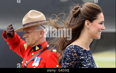 Die Herzogin von Cambridge kommt am Flughafen Ottawa Macdonald-Cartier International an, um ihren Besuch in Kanada zu beginnen. Stockfoto