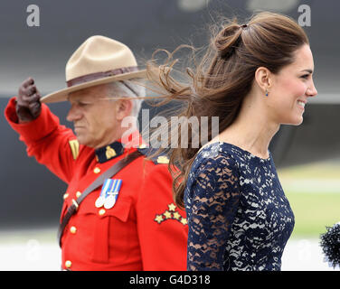 Die Herzogin von Cambridge kommt am Flughafen Ottawa Macdonald-Cartier International an, um ihren Besuch in Kanada zu beginnen. Stockfoto