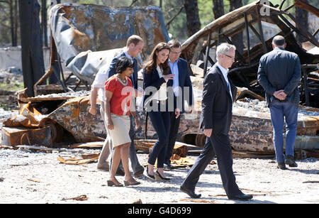 Der Herzog und die Herzogin von Cambridge besuchen den Slave Lake im Norden von Alberta in Kanada, wo Teile der Stadt im Mai durch einen Brand zerstört wurden. Stockfoto