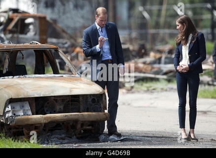 Der Herzog und die Herzogin von Cambridge besuchen den Slave Lake im Norden von Alberta in Kanada, wo Teile der Stadt im Mai durch einen Brand zerstört wurden. Stockfoto