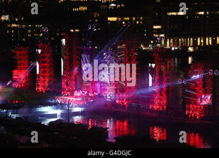 Der französische Musiker Jean Michel Jarre spielt bei einem Konzert im Hafen von Monaco, nachdem Prinz Albert II. Von Monaco und Prinzessin Charlene von Monaco die Ehe geschlossen haben. Stockfoto