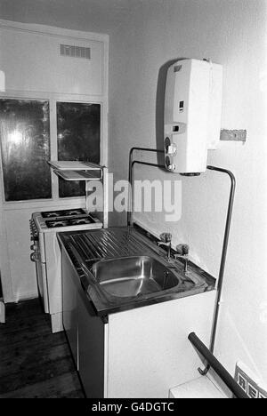 PA NEWS FOTO 15.11.83 DIE ZWEITE ETAGE FLACH MASSENMÖRDER DENNIS ANDREW NILSEN LEBTE AM NR. 23 CRANLEY GÄRTEN, MUSWELL HILL, LONDON Stockfoto