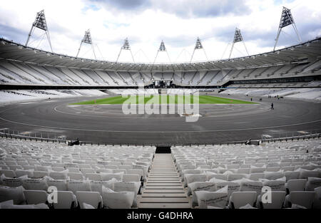 Polizei trainieren im Olympiastadion Stockfoto