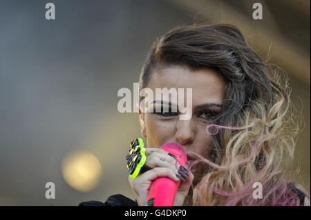 Cher Lloyd tritt bei T4 on the Beach in Weston-super-Mare, Somerset, auf. Stockfoto