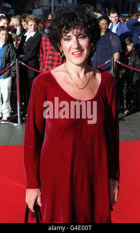 PA NEWS PHOTO 21/07/98 DIE SCHAUSPIELERIN LESLEY JOSEPH KOMMT ZUR PROMI-PREMIERE DES NEUEN MUSICALS 'DR DOLITTLE' MIT PHILLIP SCHOFIELD IM HAMMERSMITH LABATTS APOLLO IN LONDON. Stockfoto