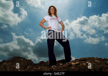 Skeleton Racer Amy Williams während der Fotozelle im Lee Valley Athletics Center in London, um Power2Podium, UK Sports neuesten Talent ID-Programm zu fördern.. Stockfoto