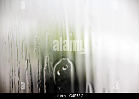 Foto von einem wt-Fenster unter dem Regen Stockfoto