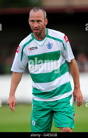 Fußball - Pre Season Friendly - Harrow Borough gegen Queens Park Rangers - Earlsmead Stadium. Shaun Derry, Queens Park Rangers Stockfoto