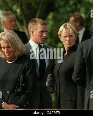 PA NEWS PHOTO 18/9/98 ZARA UND PETER PHILLIPS BEI DER BEERDIGUNG IHRES GROSSVATERS, MAJOR PETER PHILLIPS, IN DER ST PETER UND ST PAUL CHURCH IM DORF GREAT SOMERFORD, WILTSHIRE. Stockfoto