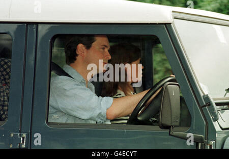 Daniel Chatto und seine Frau Lady Sarah (Tochter von Prinzessin Margaret) kommen heute Abend (Freitag) zur Party von Prinz Charles im Highgrove House an. Foto Barry Batchelor/PA Stockfoto