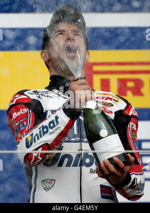 Motor - FIM Superbike Weltmeisterschaft 2011 - Radrennen - Silverstone Stockfoto