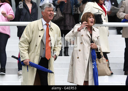 Pferderennen Sie-Epsom LIve! -Epsom Downs Racecourse Stockfoto