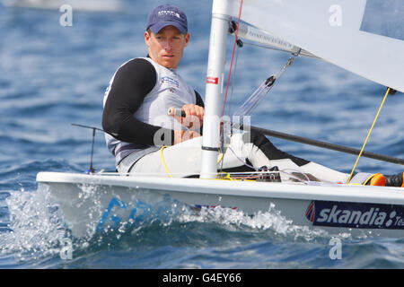 Der britische Olympiasieger Paul Goodison beim Training während der Londoner Olympischen Spiele 2012 und der Internationalen Regatta in Weymouth. Stockfoto