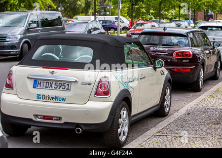 Von BMW betrieben DriveNow Carsharing-Projekt in Berlin, in meiner app, eine Auto zu reservieren, Stockfoto