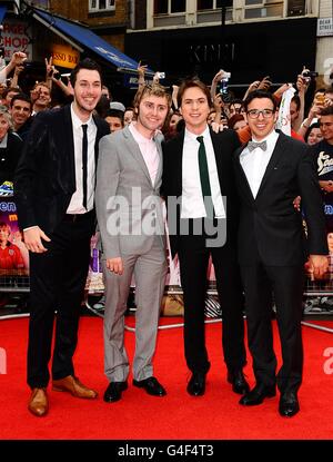 (Von links nach rechts) Blake Harrison, James Buckley, Joe Thomas und Simon Bird kommen zur Weltpremiere des Inbetweeners Movie im Vue Cinema, Leicester Square, London. Stockfoto
