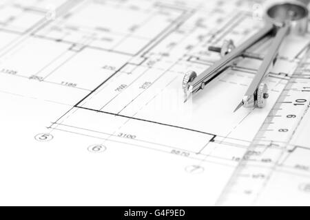 Bauzeichnungen mit Haus-Plan und Zeichnung Kompass Stockfoto