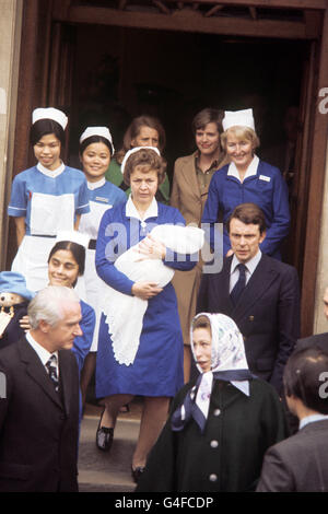 Royalty - Prinzessin Anne mit Baby Petri - St. Marien Hospital in London Stockfoto