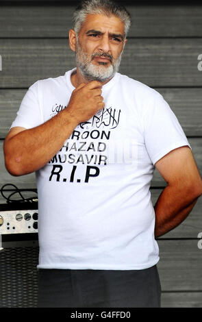 Haroon Jahans Vater Tariq Jahan bei einer Friedenskundgebung im Summerfield Park, Winson Green, Birmingham. Stockfoto