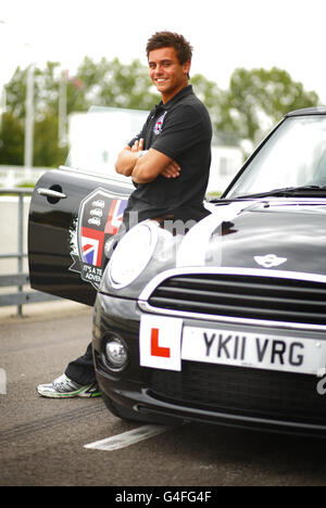 Sport - Tom Daley Photocall - Goodwood Motor Circuit. Der Fahrer Tom Daley auf dem Goodwood Motor Circuit, wo er Fahrunterricht nahm. Stockfoto