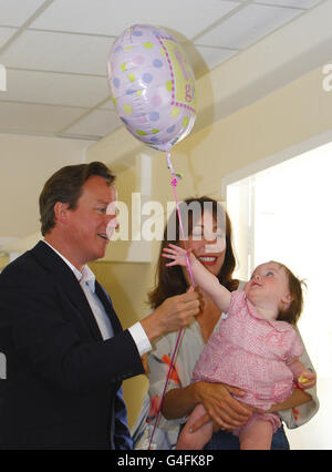 Cameron besucht Royal Hospital in Truro Stockfoto