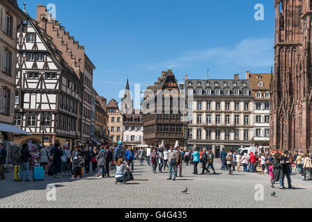 Domplatz mit Haus Kammerzell, Straßburg, Elsass, Frankreich Stockfoto