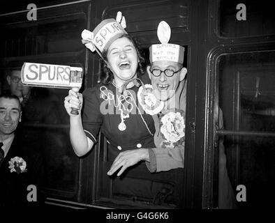 Fußball - FA-Cup-Halbfinale - Blackpool V Tottenham Hotspur - Villa Park Stockfoto