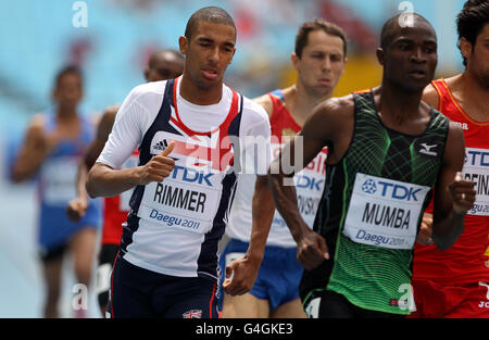 Am ersten Tag der IAAF-Leichtathletik-Weltmeisterschaften im Daegu-Stadion in Daegu, Südkorea, tritt der britische Michael Rimmer auf den 800 Metern der Männer an. Stockfoto