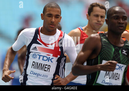 Am ersten Tag der IAAF-Leichtathletik-Weltmeisterschaften im Daegu-Stadion in Daegu, Südkorea, tritt der britische Michael Rimmer auf den 800 Metern der Männer an. Stockfoto