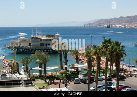 Blick auf die Stadt Eilat und den roten Bergen, Israel Stockfoto