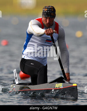 Die russische Ilya Shtokalov in der Canoe Single MC1 1000m während der London Canoe Sprint Invitational International Regatta in Eton Dorney, Windsor. Stockfoto