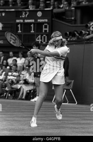 PA NEWS FOTO 26/6/85 DIE AMERIKANISCHE TENNISSPIELERIN ANDREA JAEGER IN AKTION WÄHREND DES WIMBLEDON TENNISTURNIERS, LONDON Stockfoto