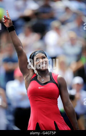 Die US-Amerikanerinnen Serena Williams feiert den Sieg über die russische Anastasia Pavlyuchenkova am 11. Tag der US Open in Flushing Meadows, New York, USA. Stockfoto