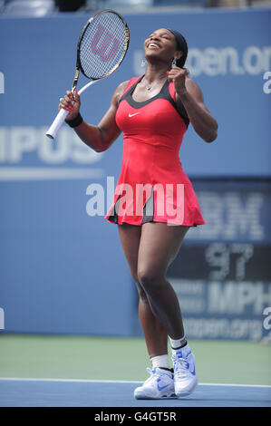 Die US-Amerikanerinnen Serena Williams feiert den Sieg über die russische Anastasia Pavlyuchenkova am 11. Tag der US Open in Flushing Meadows, New York, USA. Stockfoto