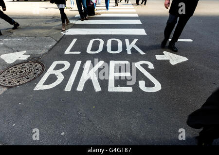 Suchen Sie Fahrräder Zeichen Chicago Straße Stockfoto
