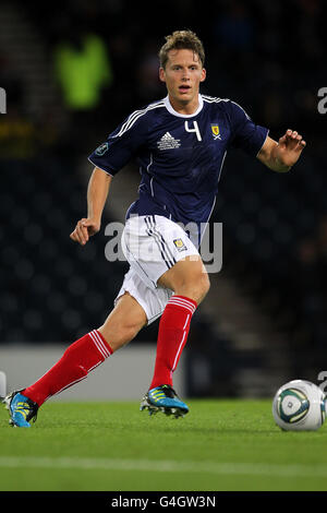 Fußball - UEFA Euro 2012 - Qualifikation - Gruppe I - Schottland / Litauen - Hampden Park. Christophe Berra, Schottland Stockfoto