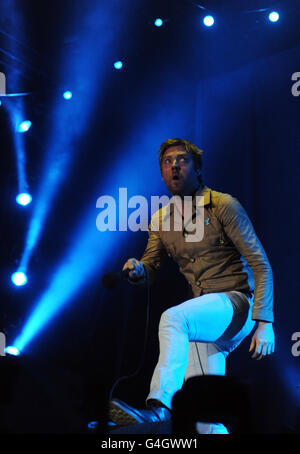 Kaiser Chiefs in Kirkstall Abbey - Leeds Stockfoto