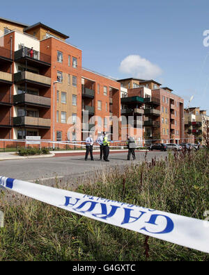 Gardai am heutigen Nachmittag bei einem tödlichen Schießerei im Clongriffin-Gebiet von Dublin. Stockfoto