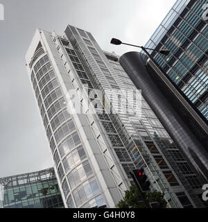 Modernes Bürogebäude an der Regent es Ort, 338 Euston Road, London, England, UK Stockfoto