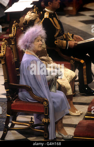 Die Queen Mother, in der St. Paul's Cathedral, während sie an der Danksagfeier für ihren 80. Geburtstag teilnahm. Stockfoto