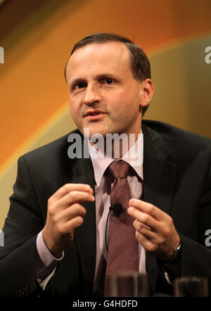 Der Pensionsminister Steve Webb spricht während der Jahreskonferenz der Liberaldemokraten im ICC in Birmingham. Stockfoto