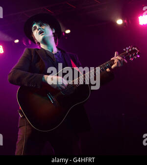 Peter Doherty tritt auf der Bühne der Festival Republic beim Reading Festival in der Richfield Avenue in Reading auf. Stockfoto