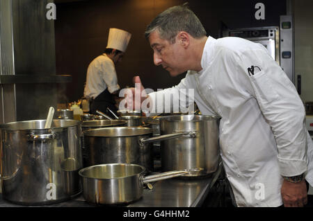 Joan Roca, Küchenchef im Restaurant El Celler de Can Roca in Girona, Katalonien, Spanien. Stockfoto