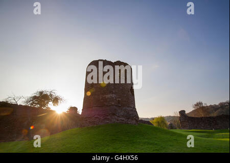 Skenfrith Schloss Glocke am beleuchtet mit warmen Abend Sonne bei Sonnenuntergang Stockfoto