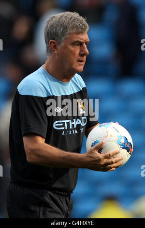 Fußball - Barclays Premier League - Manchester City / Wigan Athletic - Etihad Stadium. Brian Kidd, stellvertretender Manager von Manchester City Stockfoto