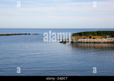 Ansicht der Newport Cliff Walk öffentlicher Gehweg in der Nähe von Newport, Rhode Island. Stockfoto